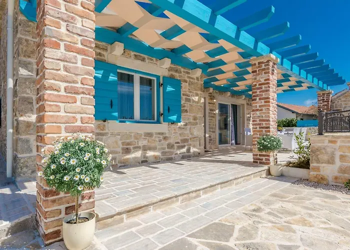 Delozija Villa